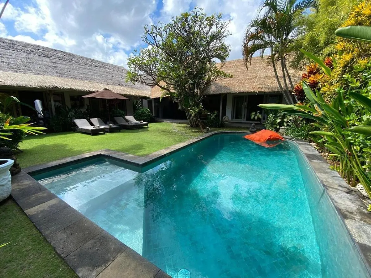 A Cozy 3 Bedrooms Villa With Pool 塞米亚克