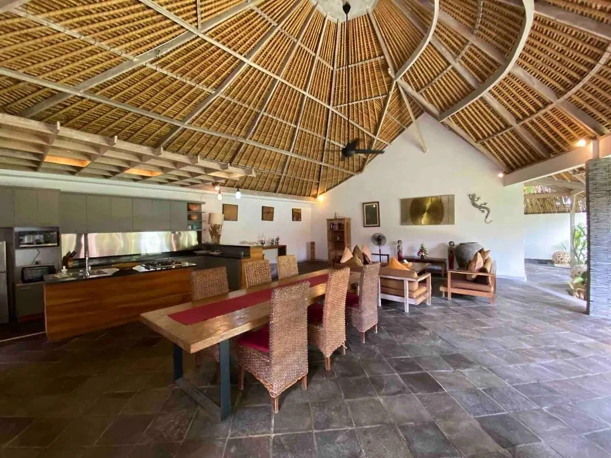 A Cozy 3 Bedrooms Villa With Pool Seminyak