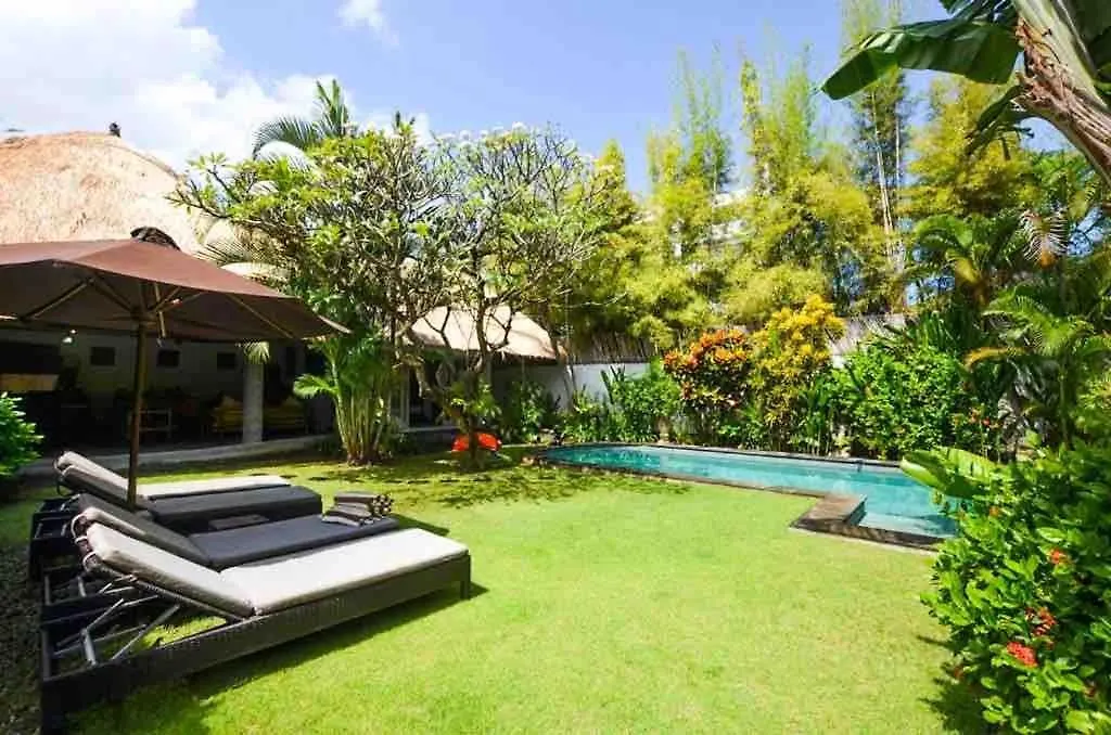 A Cozy 3 Bedrooms Villa With Pool Seminyak